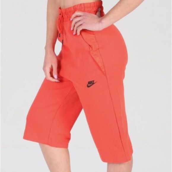 NEW Nike Sportswear Tech Fleece Womens Capri Pants Long Shorts 832648 602 - Picture 1 of 4